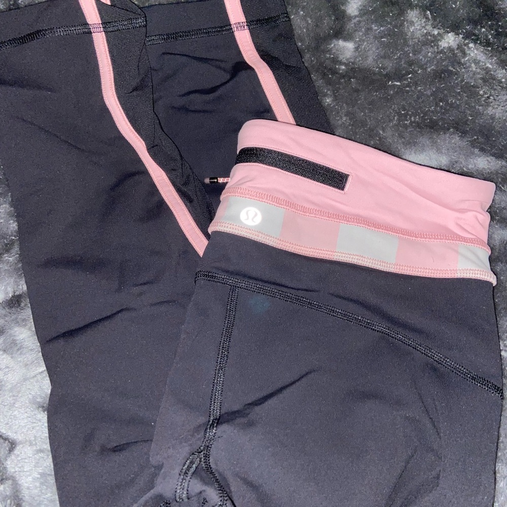 Black and pink lulu leggings with zipper
